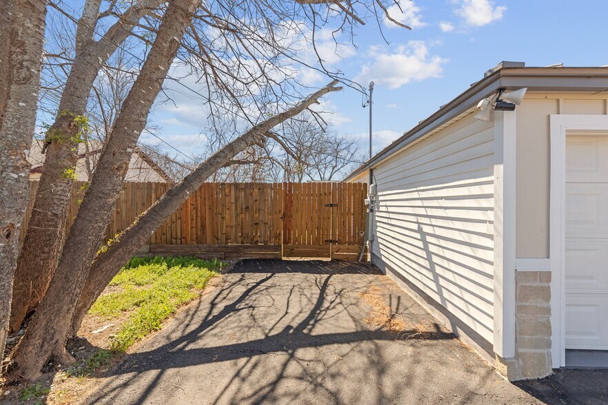 More Photos Of 210 W Dunn Ave, Killeen Office For Sale