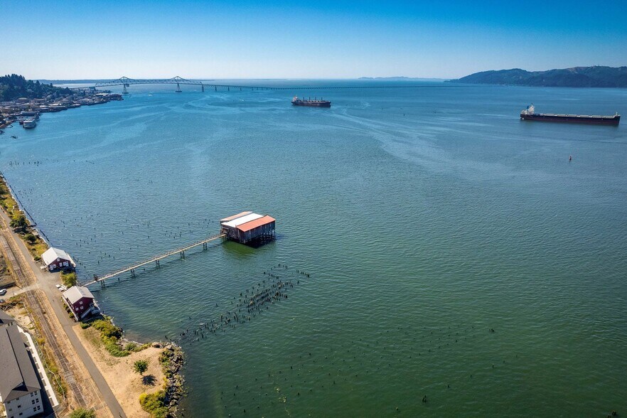 More Photos Of 100 31st St, Astoria Warehouse For Sale