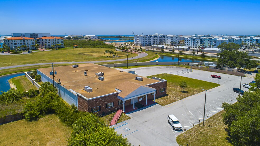 More Photos Of 5409 S Westshore Blvd, Tampa Warehouse For Lease
