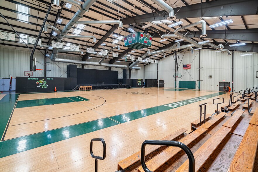 More Photos Of 2911 N San Fernando Rd, Los Angeles Schools For Lease