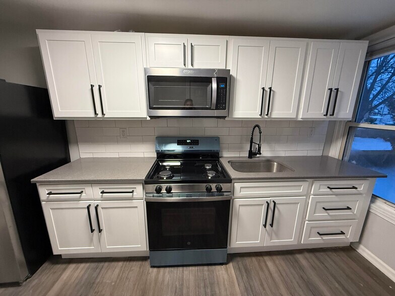 More Photos Of 212 Warren St, Beverly Apartments For Sale