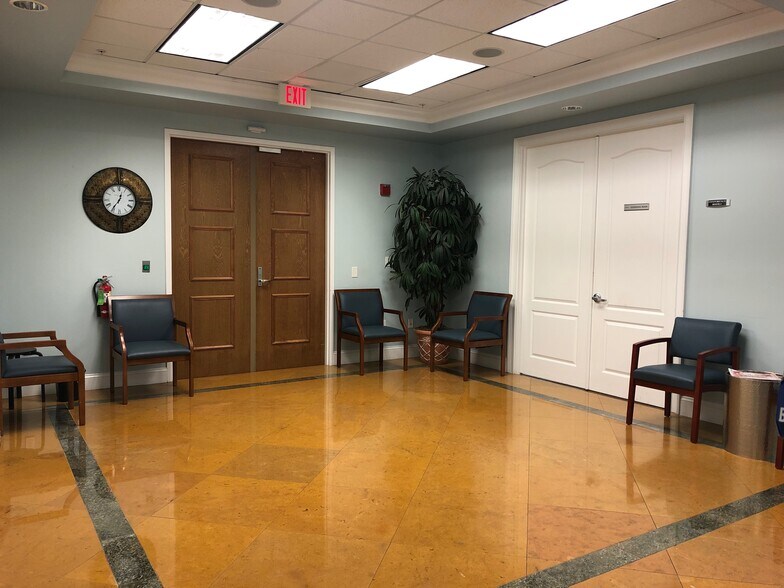 More Photos Of 1500 Gateway Blvd, Boynton Beach Office For Lease