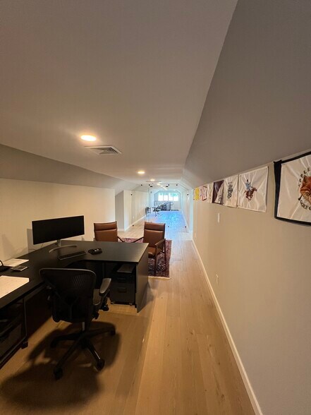 More Photos Of 1 Blackhorse Ln, Media Showroom For Sale
