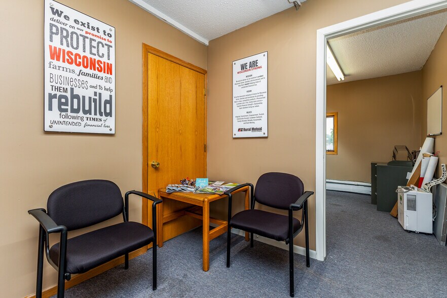 More Photos Of 410 N Union St, Dodgeville Office For Sale