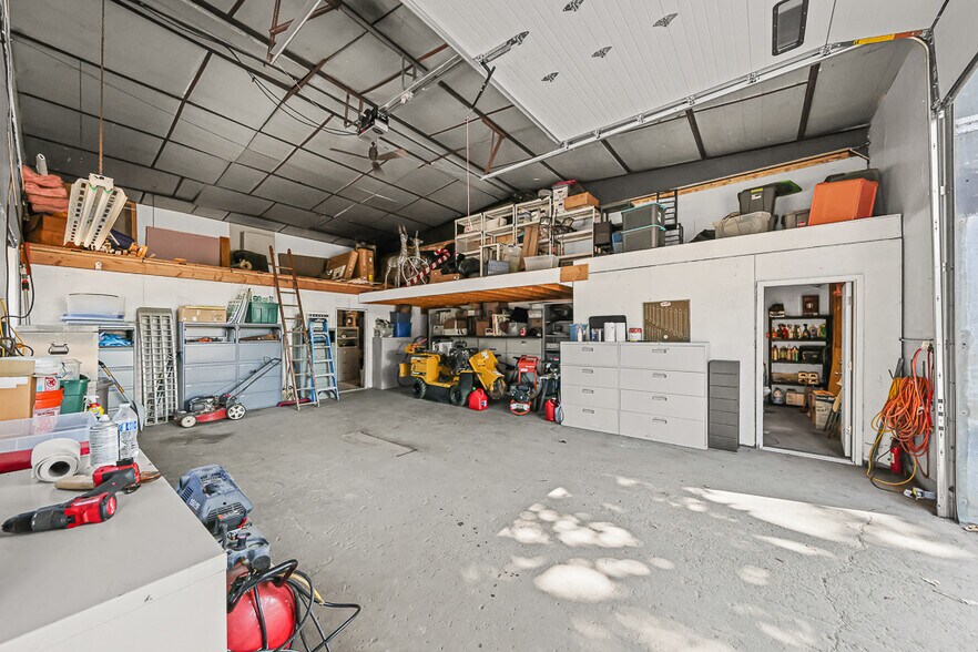 More Photos Of 4371 Hickory Ridge Ave, Brunswick Warehouse For Sale