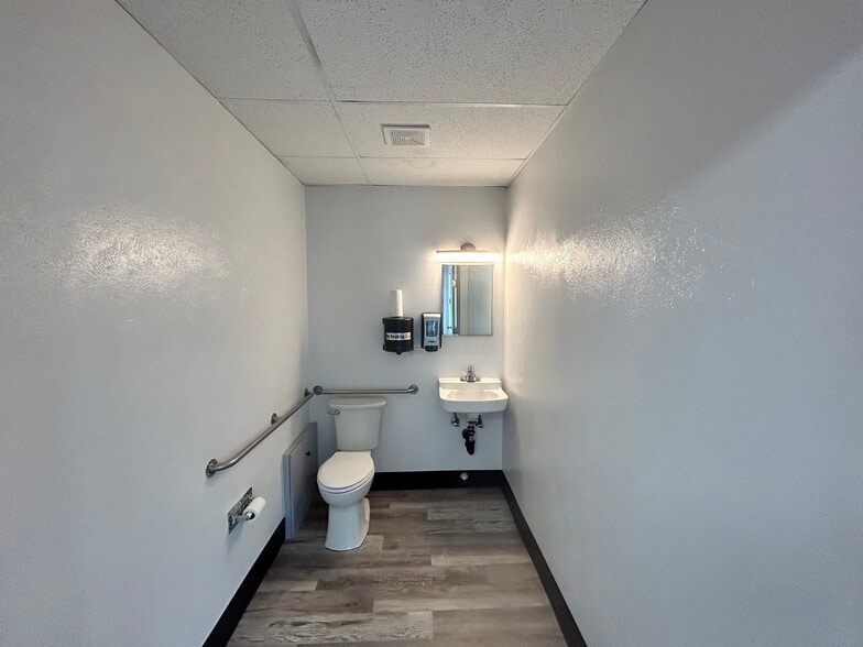 More Photos Of 3470 S Federal Blvd, Sheridan Auto Repair For Lease