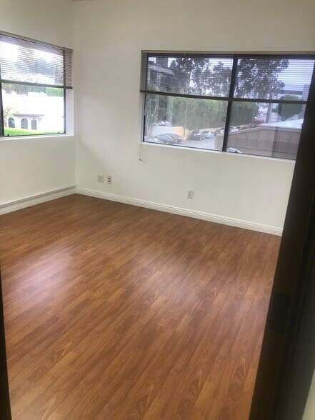 More Photos Of 14423-14431 Ventura Blvd, Sherman Oaks Restaurant For Lease