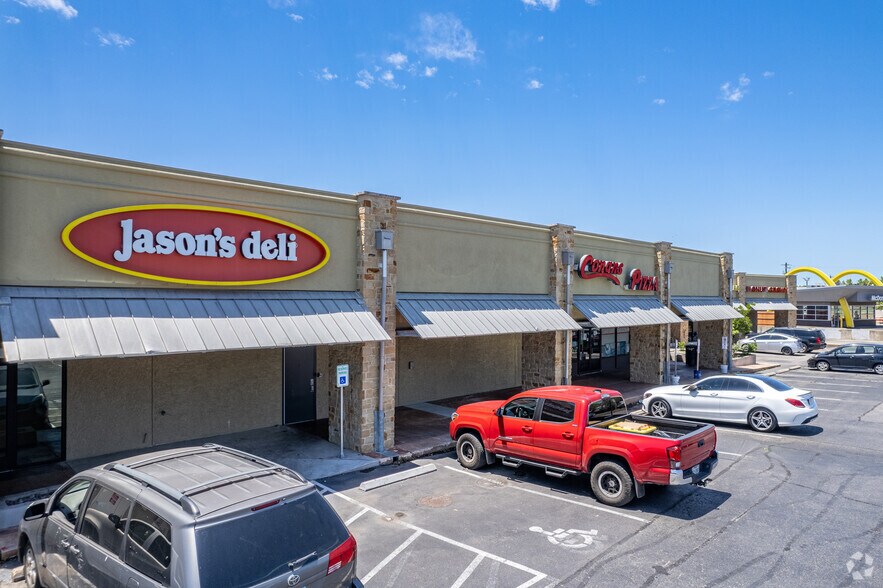 More Photos Of 2438 W Anderson Ln, Austin General Retail For Lease