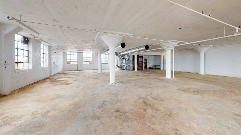 More Photos Of 1729 N 2nd St, Minneapolis Flex For Lease