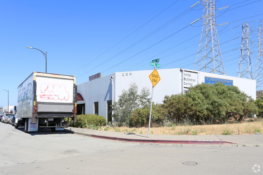 More Photos Of 310-324 Lang Rd, Burlingame Warehouse For Lease