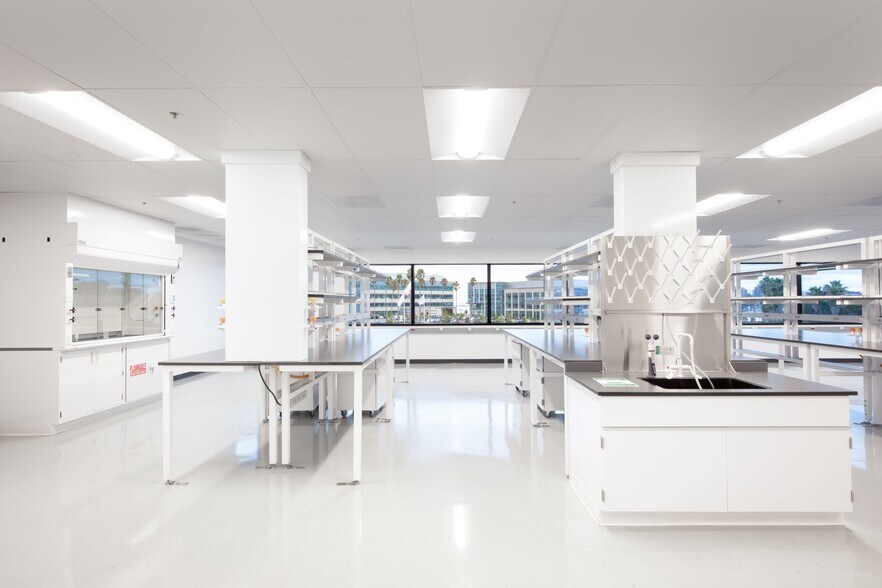 More Photos Of 1000 Marina Blvd, Brisbane Office For Lease