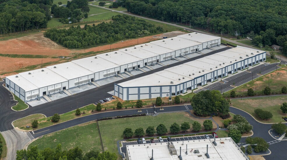 More Photos Of 1115-1155 Aiken Road, Bogart Service For Lease