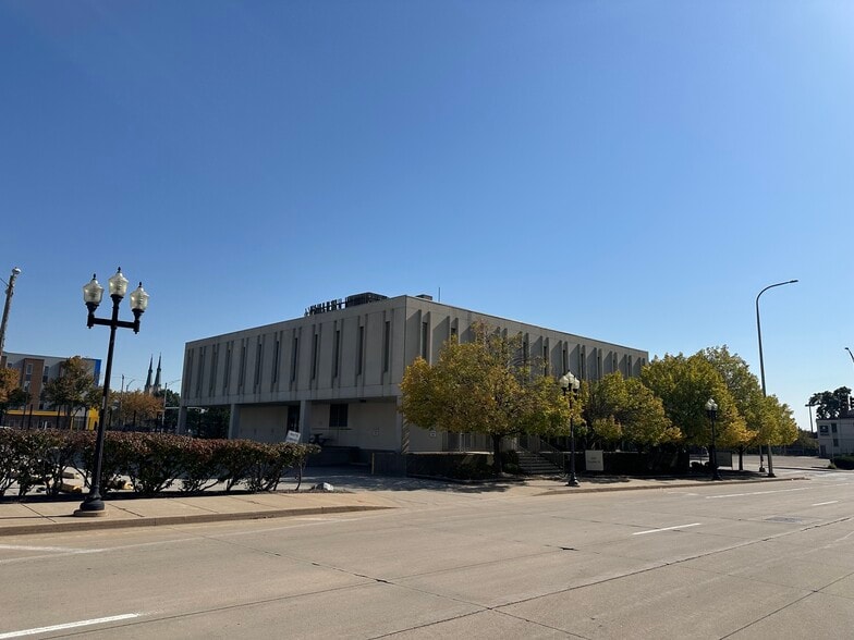 Primary Photo Of 606 Fayette St, Peoria Office For Sale
