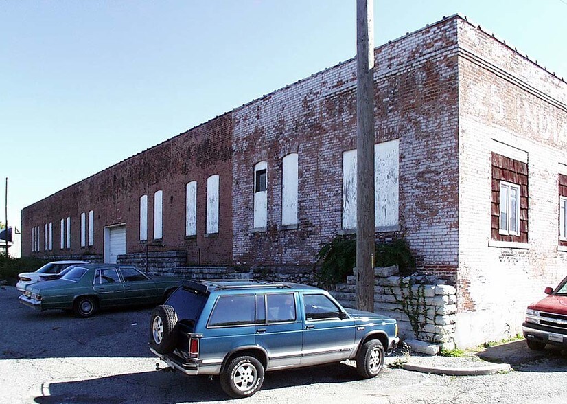 More Photos Of 25 N Pine St, Indianapolis Office For Lease