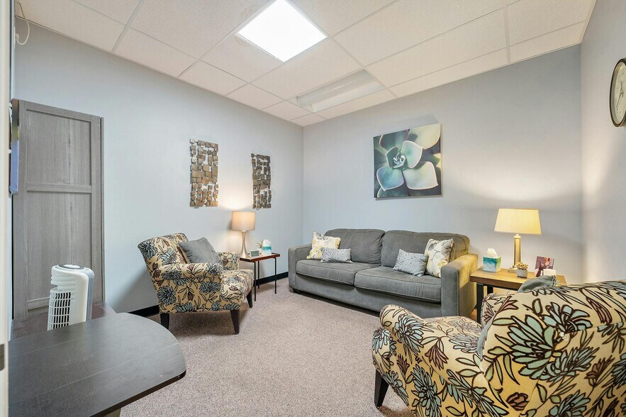 More Photos Of 2413-2415 Greenlawn Pky, Austin Office For Sale
