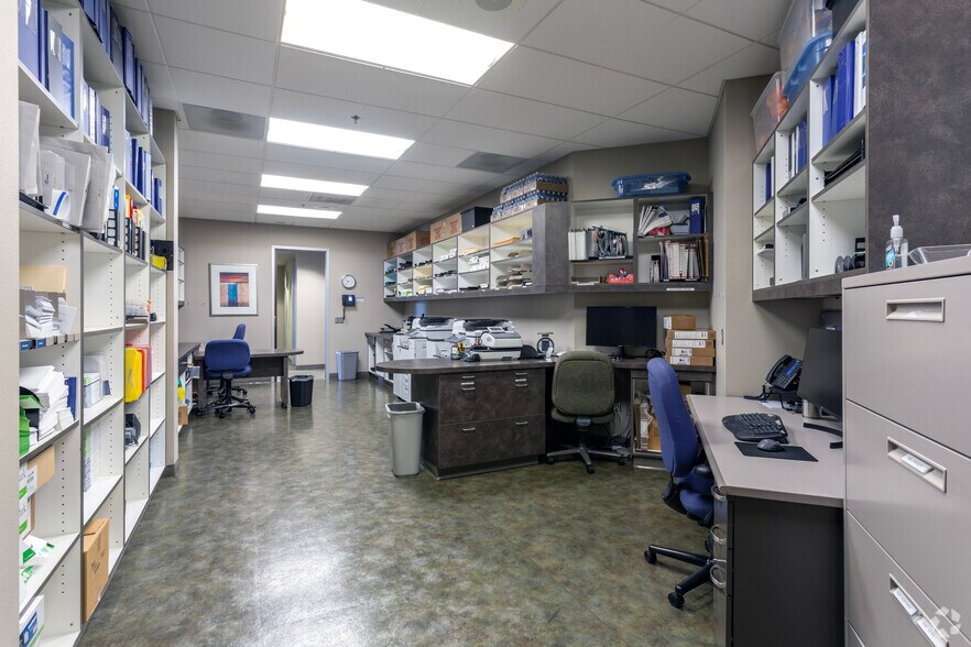 More Photos Of 7225 N 1st St, Fresno Office For Lease