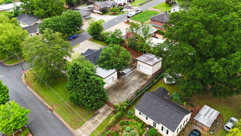 More Photos Of 1746 Hazelwood Dr SE, Marietta Office For Sale