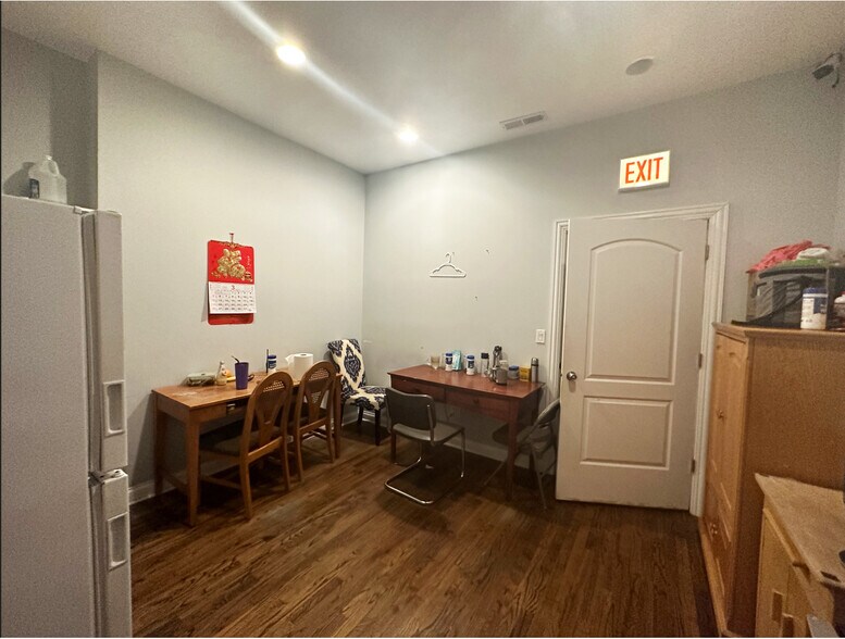 More Photos Of 3347 N Clark St, Chicago Storefront Retail Residential For Sale