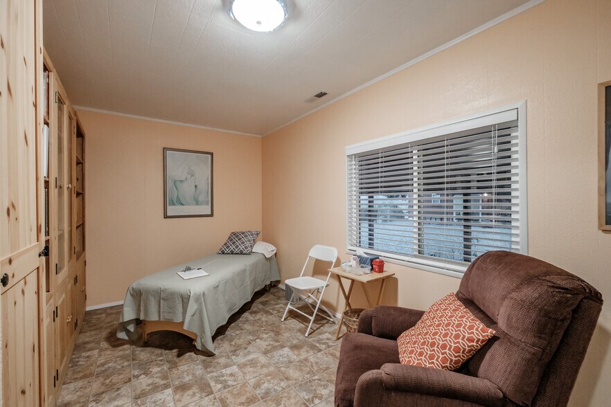 More Photos Of 909 Curry Rd, Roseburg Specialty For Sale