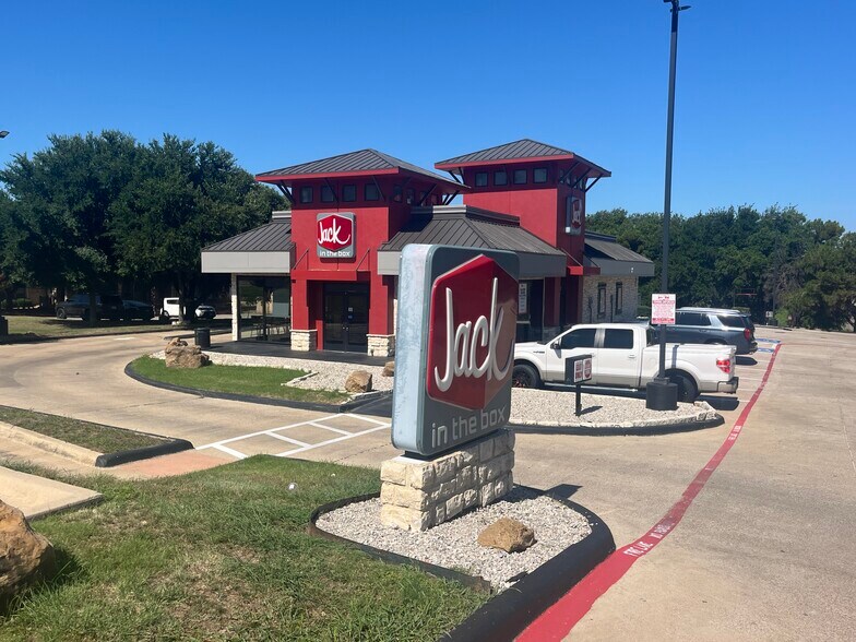 More Photos Of 14100 Trinity Blvd, Fort Worth Restaurant For Sale