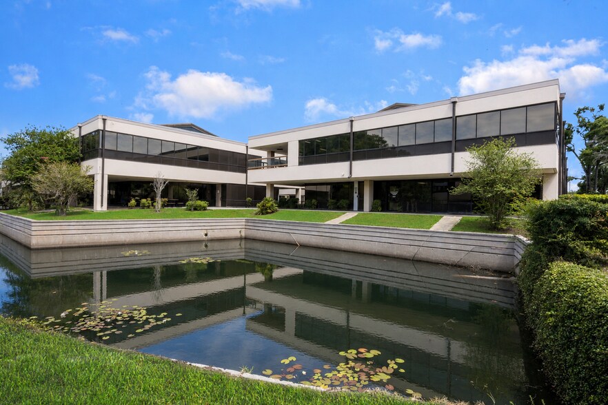 More Photos Of 4010 Gunn Hwy, Tampa Unknown For Lease