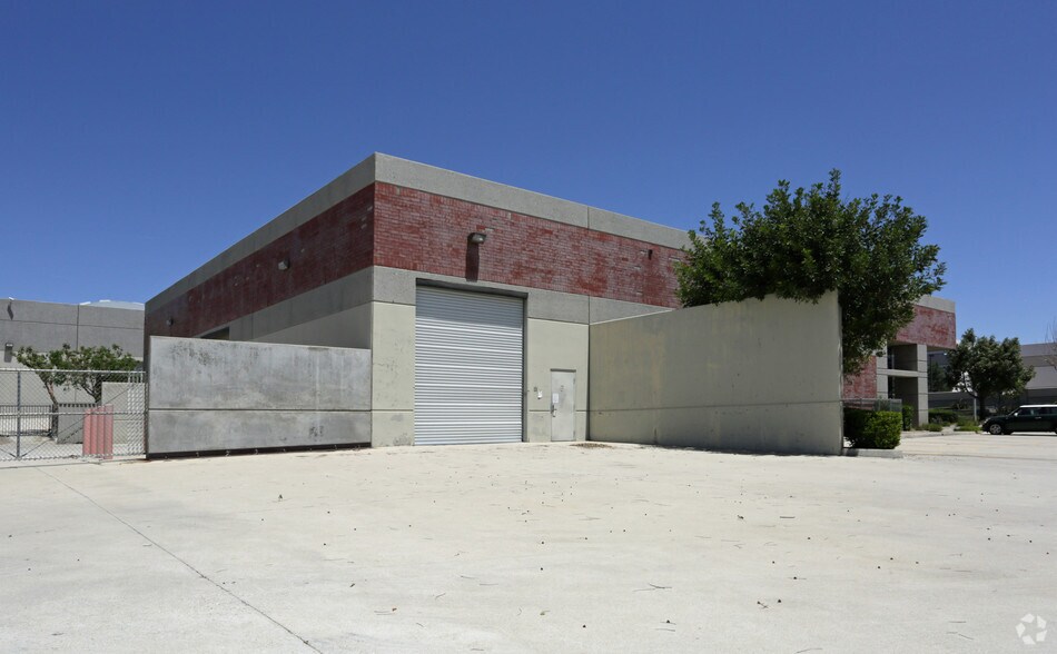 More Photos Of 8560 Oakwood Pl, Rancho Cucamonga Warehouse For Lease