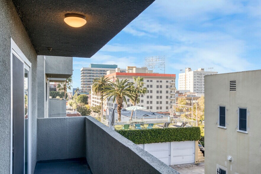 More Photos Of 511 S Carondelet St, Los Angeles Apartments For Sale