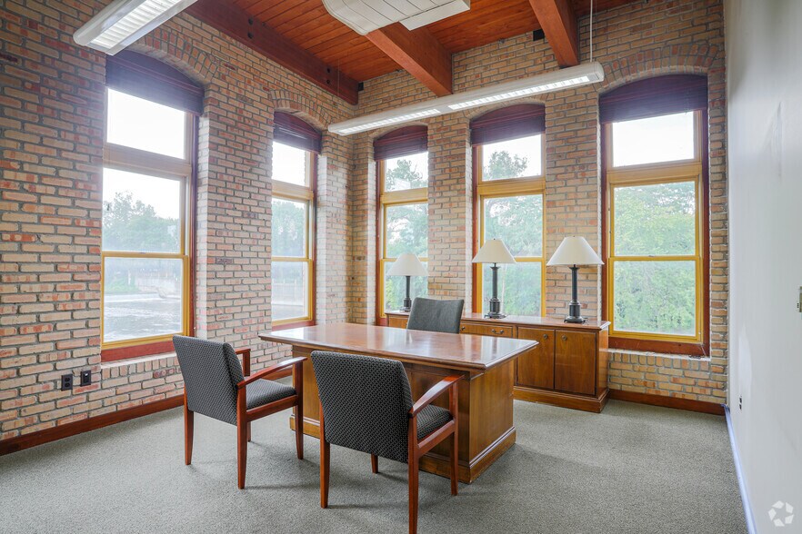 More Photos Of 212 E Grand River Ave, Lansing Office For Lease