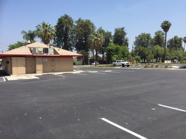 More Photos Of 9696 Magnolia Ave, Riverside Restaurant For Lease
