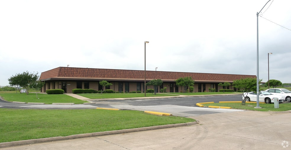 More Photos Of 2701 Osler Dr, Grand Prairie Medical For Sale