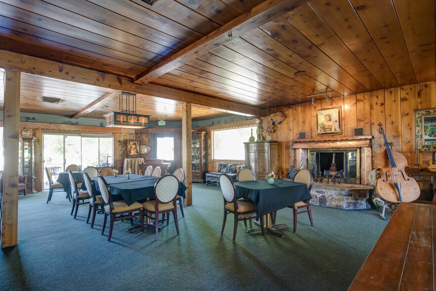 More Photos Of 13383 Sierra Way, Kernville Hotel For Sale