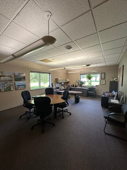 More Photos Of 9201 E 63rd St, Raytown Office For Lease