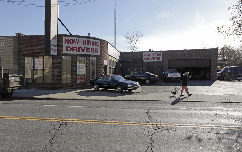 More Photos Of 62-16 Metropolitan Ave, Middle Village Auto Repair For Lease