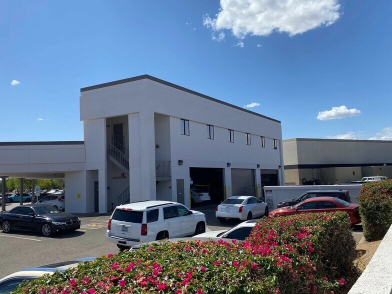 More Photos Of 8140 E Butherus Dr, Scottsdale Auto Dealership For Lease