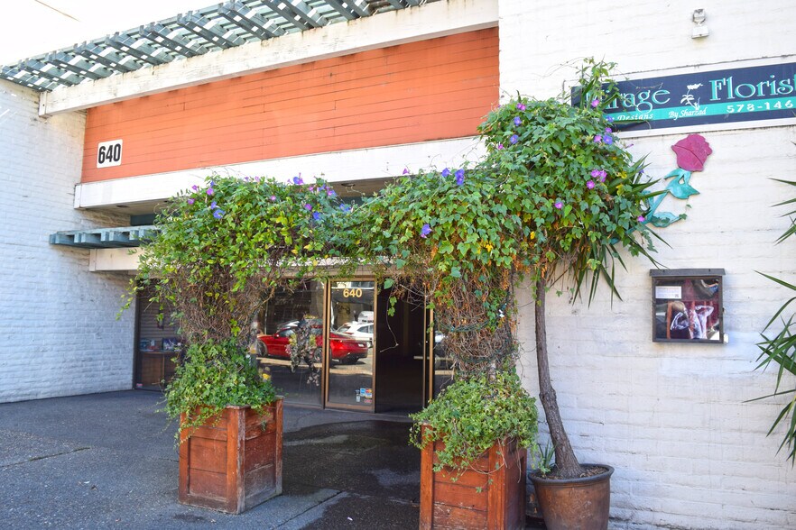 More Photos Of 640 4th St, Santa Rosa Storefront For Sale