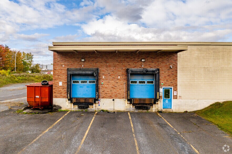 More Photos Of 200 Boul Grand N, Cowansville Warehouse For Sale