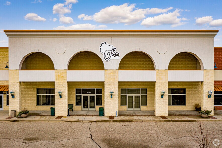 More Photos Of 3012-3066 Village Park Dr, Plover Freestanding For Lease