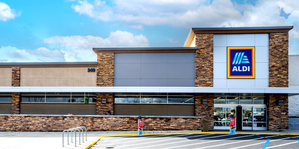 More Photos Of 201-391 S Mountain Ave, Upland Unknown For Lease