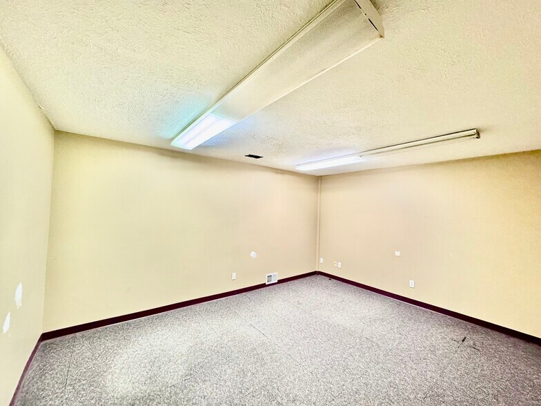 More Photos Of 24653-24655 Sprague Rd, Columbia Station Office For Lease