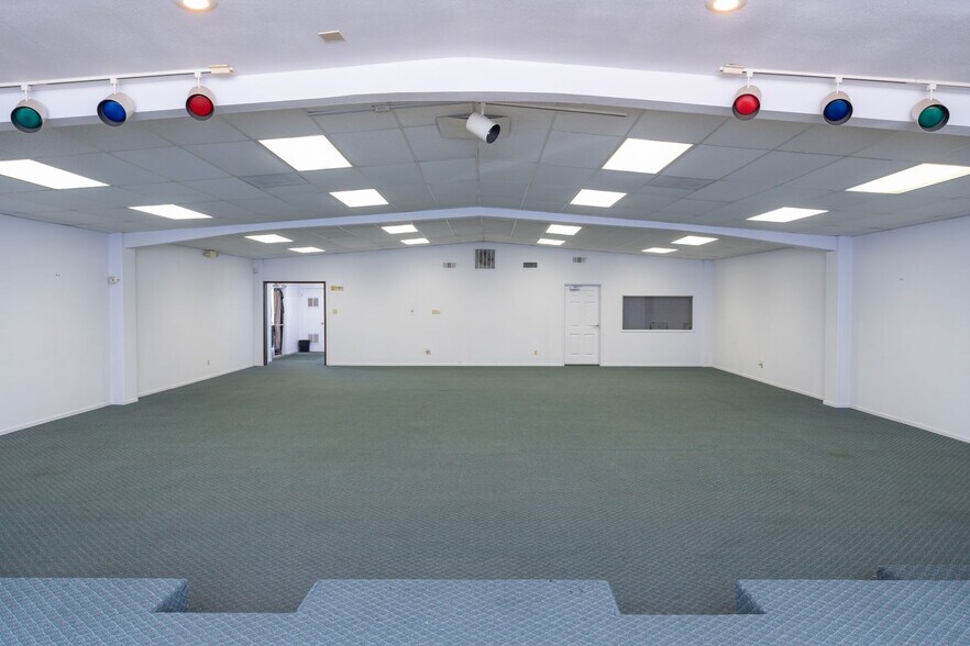 More Photos Of 1312 Robertson Blvd, Chowchilla Religious Facility For Sale