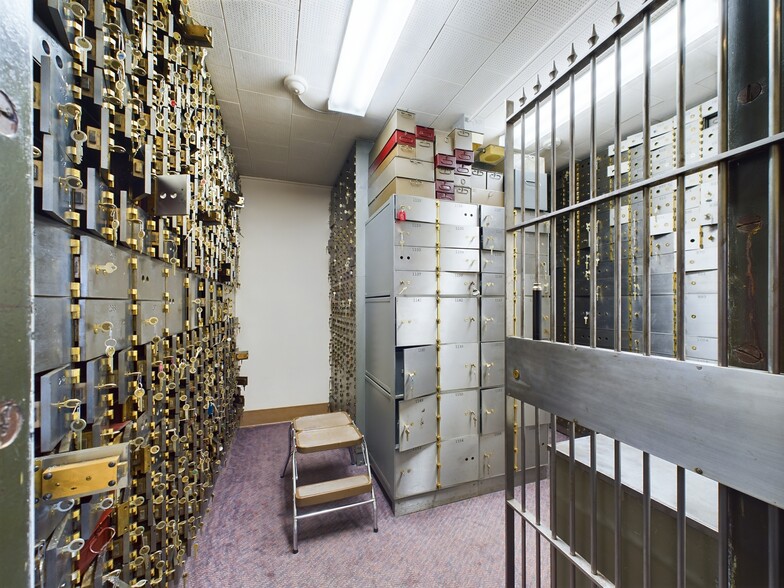 More Photos Of 101 E Elm St, Union City Bank For Sale