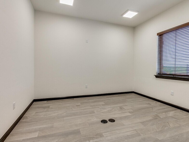More Photos Of 4331 Adams, Norman Office For Lease