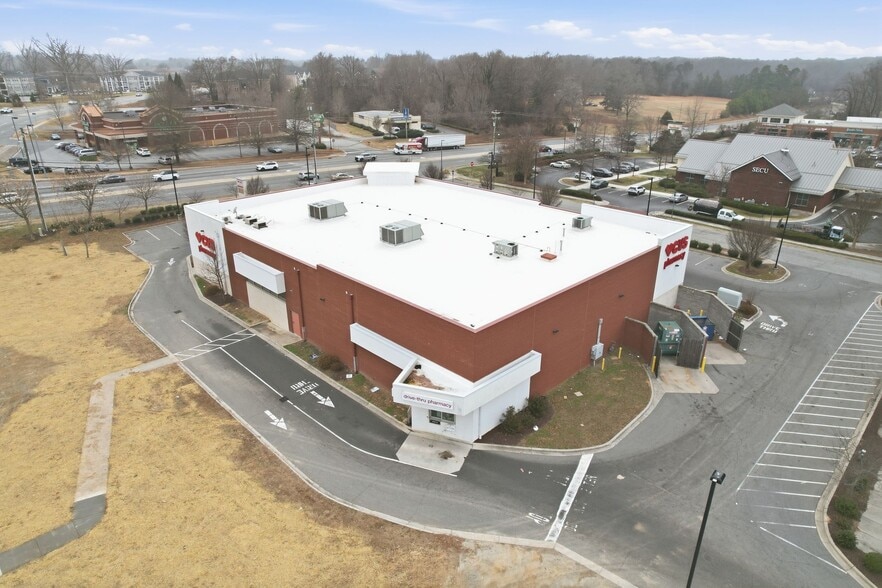 More Photos Of 4000 Battleground Ave, Greensboro Drugstore For Sale
