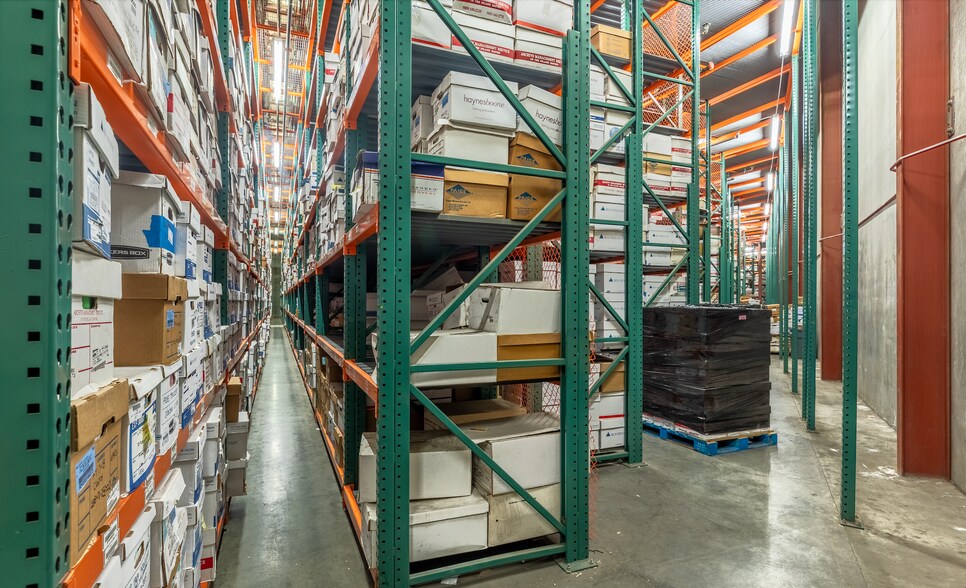 More Photos Of 6459 Box Springs Blvd, Riverside Manufacturing For Lease