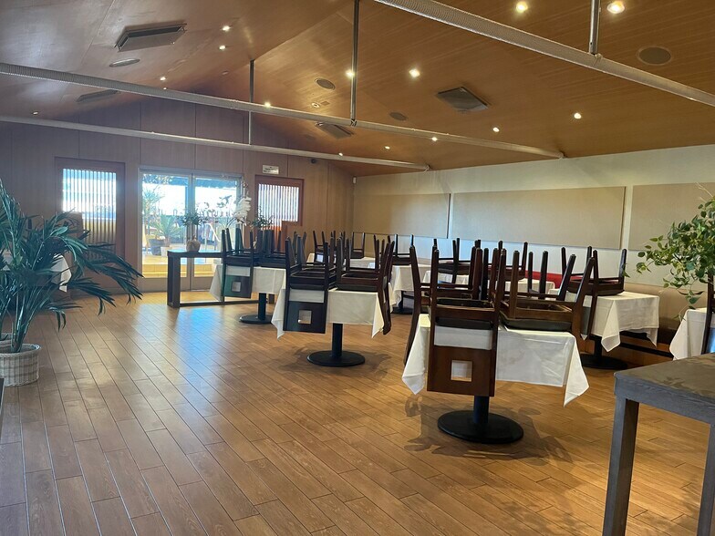 More Photos Of 858 S Coast Hwy, Laguna Beach Restaurant For Lease