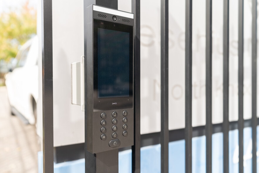 More Photos Of 4440 Walker Blvd, Knoxville Flex For Sale