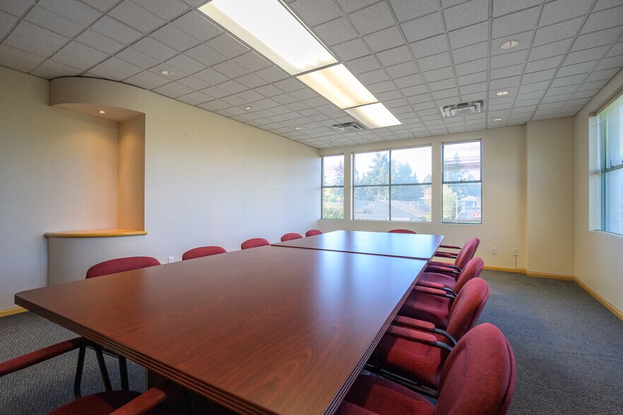 More Photos Of 1530 56th St, Delta Office For Lease