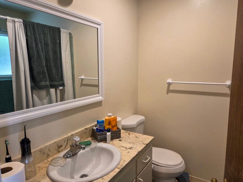 More Photos Of 1562 Sir Francis Drake Blvd, San Anselmo Multifamily For Sale