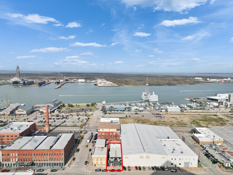 More Photos Of 1922 Strand St, Galveston General Retail For Sale