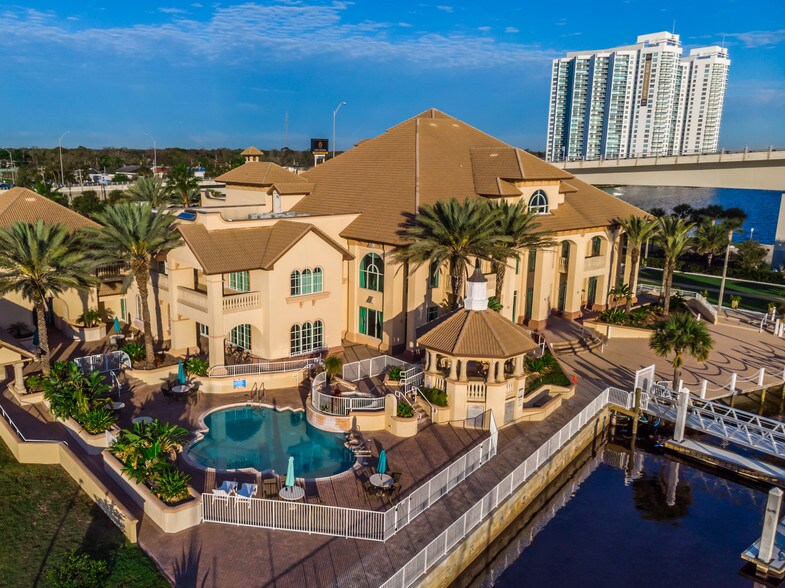 More Photos Of 861 Ballough Rd, Daytona Beach Restaurant For Lease